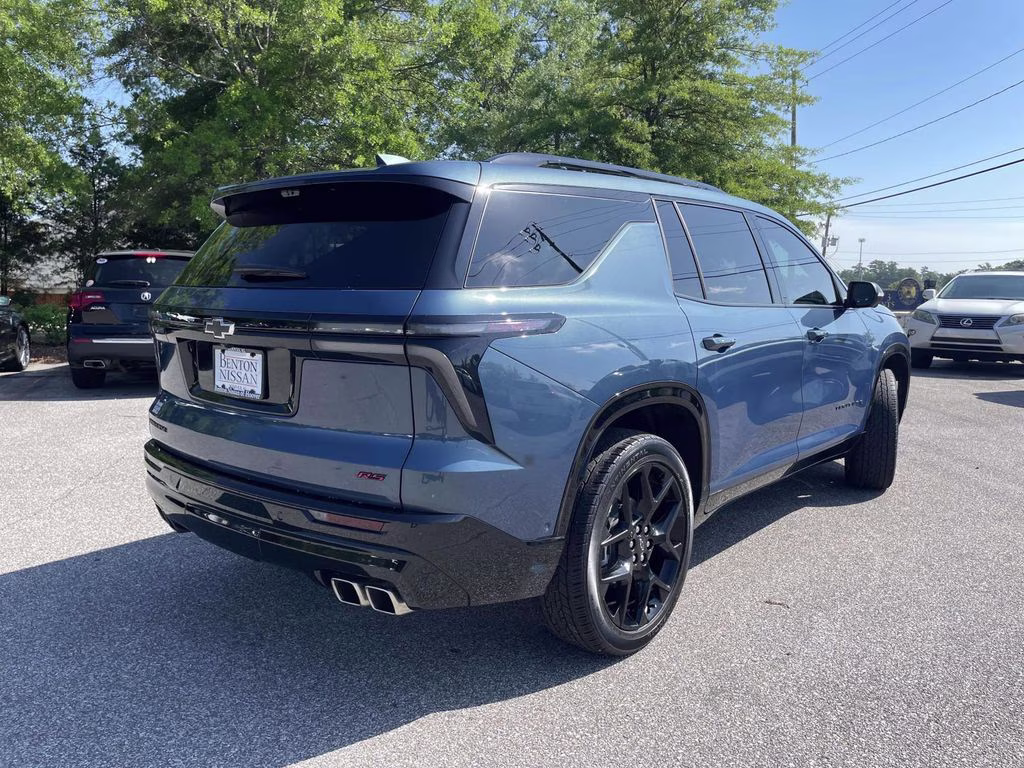 2024 Lakeshore Blue Metallic Chevrolet Traverse RS FWD SUV