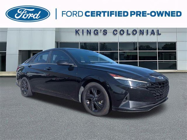 2023 Phantom Black Hyundai Elantra SEL 2.0L w/Adv Safety Tech, 8 Touch Scre FWD Sedan