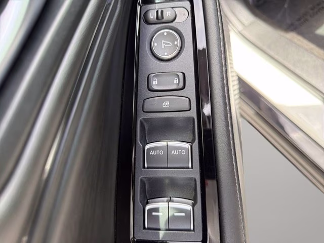 2024 Platinum White Pearl Honda Accord Hybrid Touring FWD Sedan