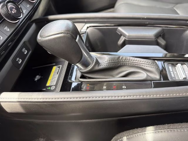 2024 Platinum White Pearl Honda Accord Hybrid Touring FWD Sedan