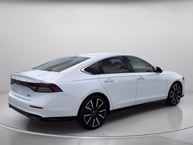 2024 Platinum White Pearl Honda Accord Hybrid Touring FWD Sedan