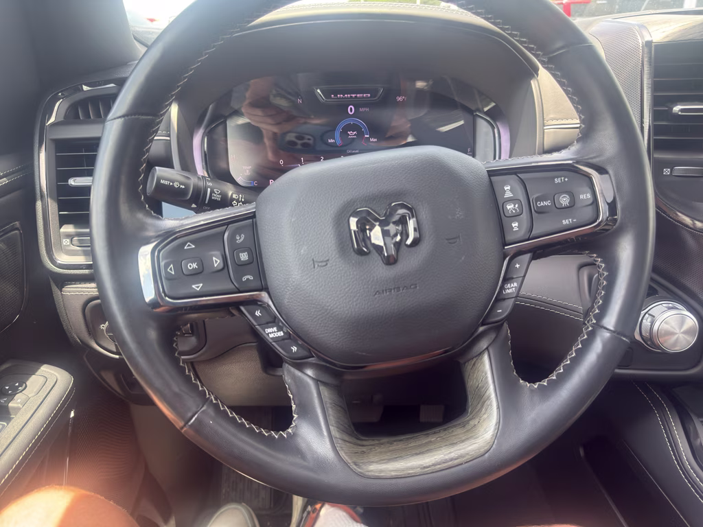 2025 Diamond Black Crystal Pearlcoat Ram 1500 Limited 4X4 Truck