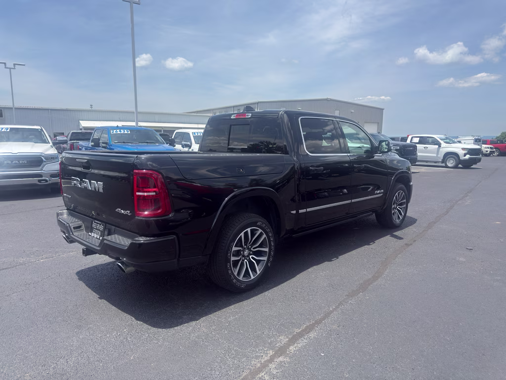 2025 Diamond Black Crystal Pearlcoat Ram 1500 Limited 4X4 Truck