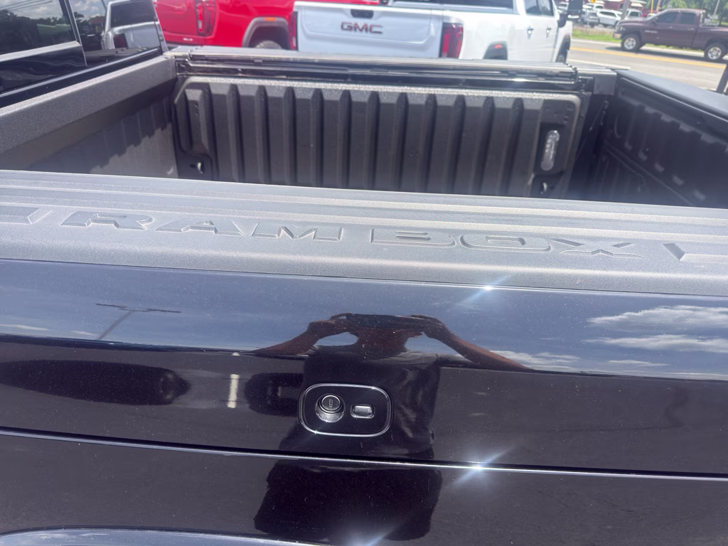 2025 Diamond Black Crystal Pearlcoat Ram 1500 Limited 4X4 Truck