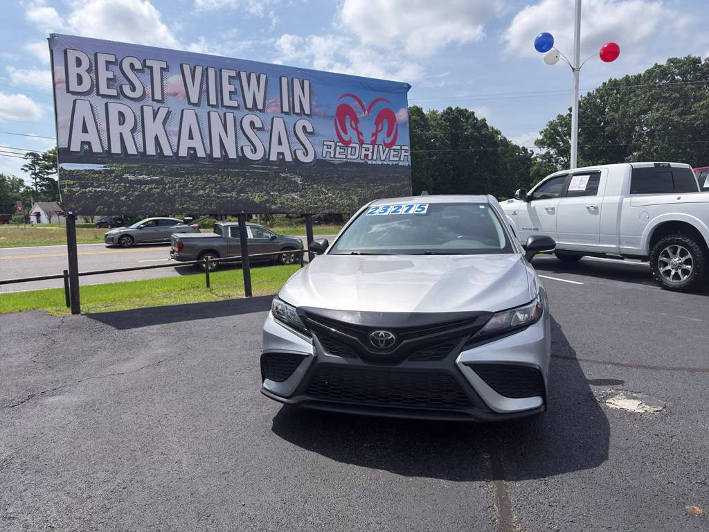 2022 Celestial Silver Metallic Toyota Camry SE FWD Sedan
