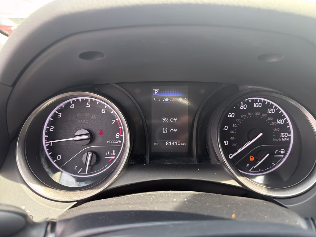 2022 Celestial Silver Metallic Toyota Camry SE FWD Sedan