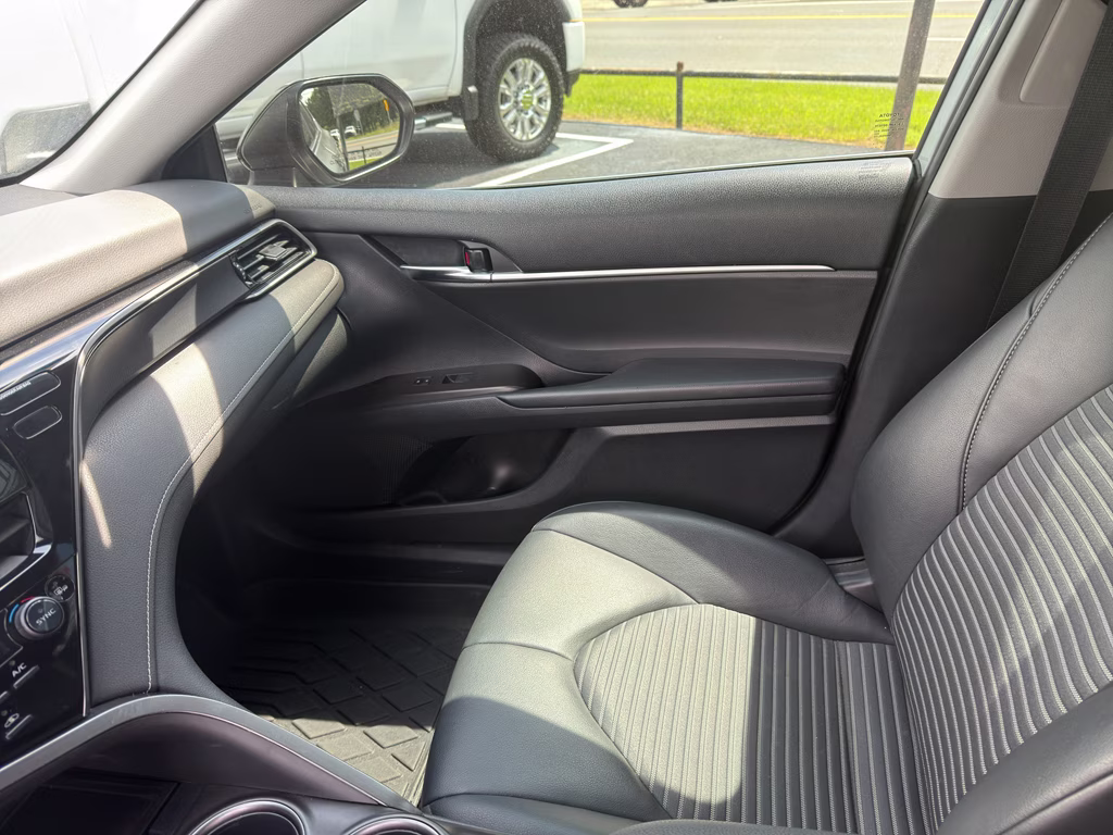 2022 Celestial Silver Metallic Toyota Camry SE FWD Sedan