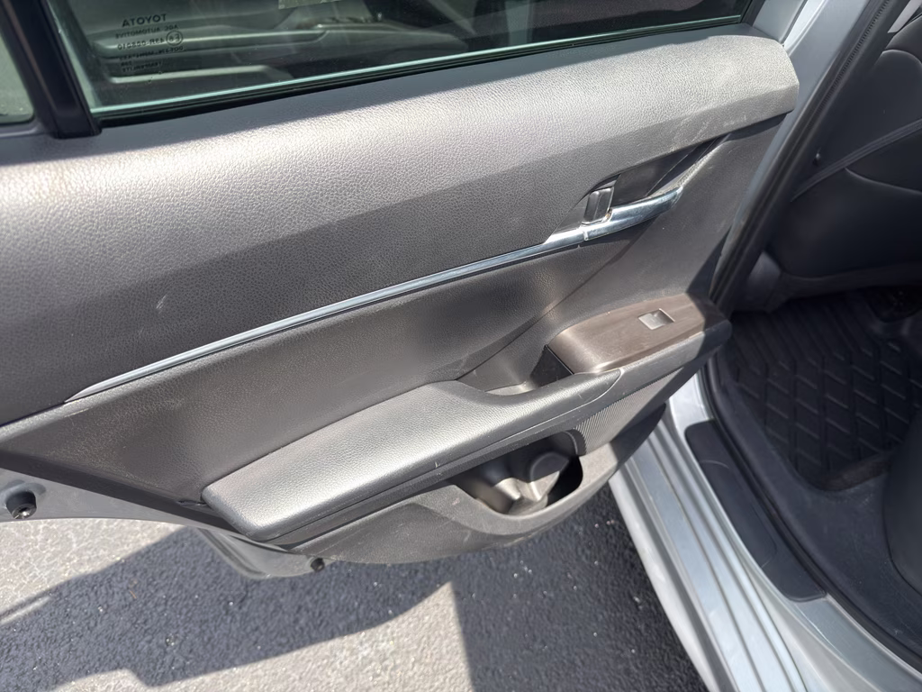 2022 Celestial Silver Metallic Toyota Camry SE FWD Sedan