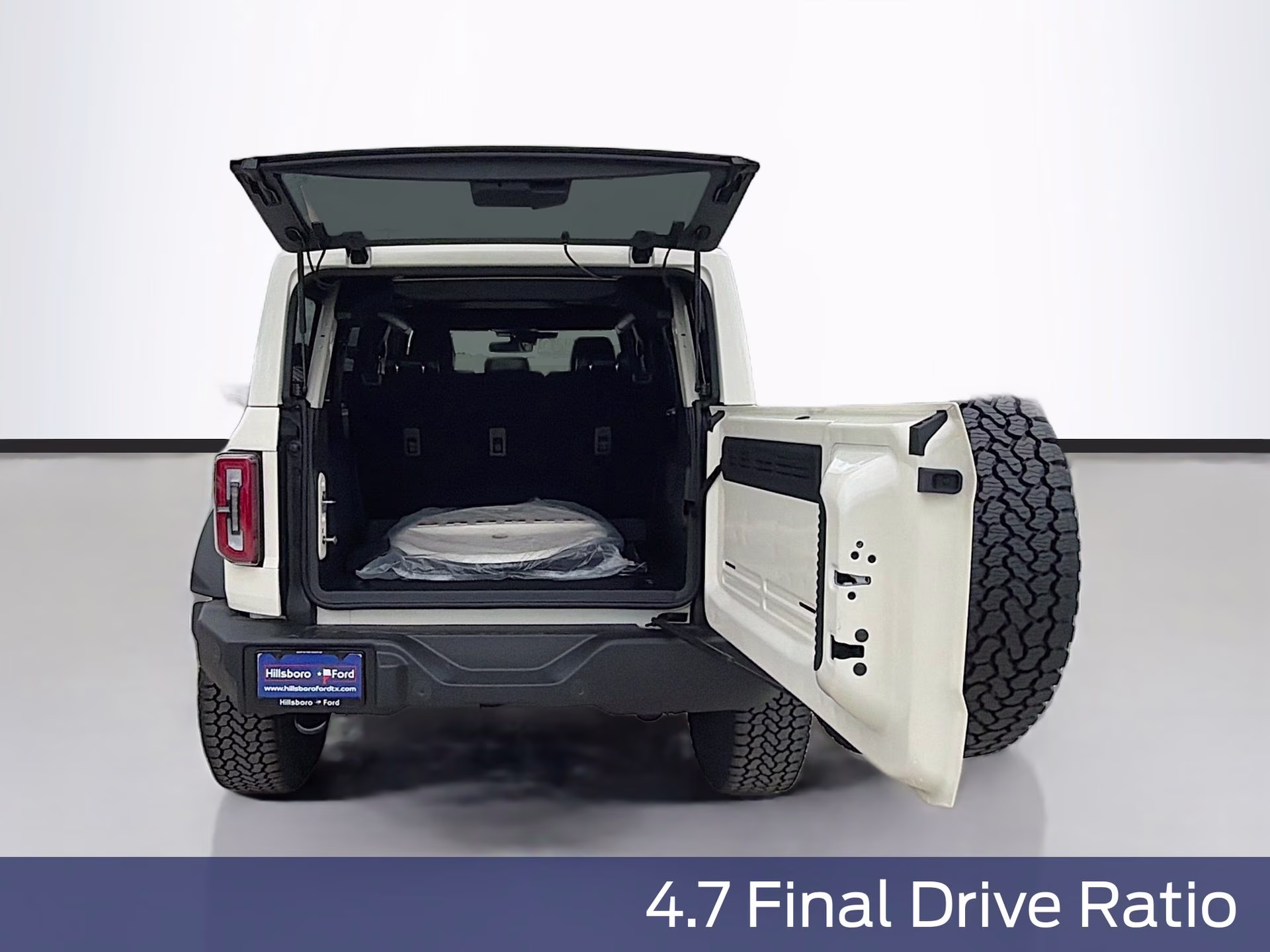 2026 Wimbledon White Ford Bronco Outer Banks 4X4 SUV