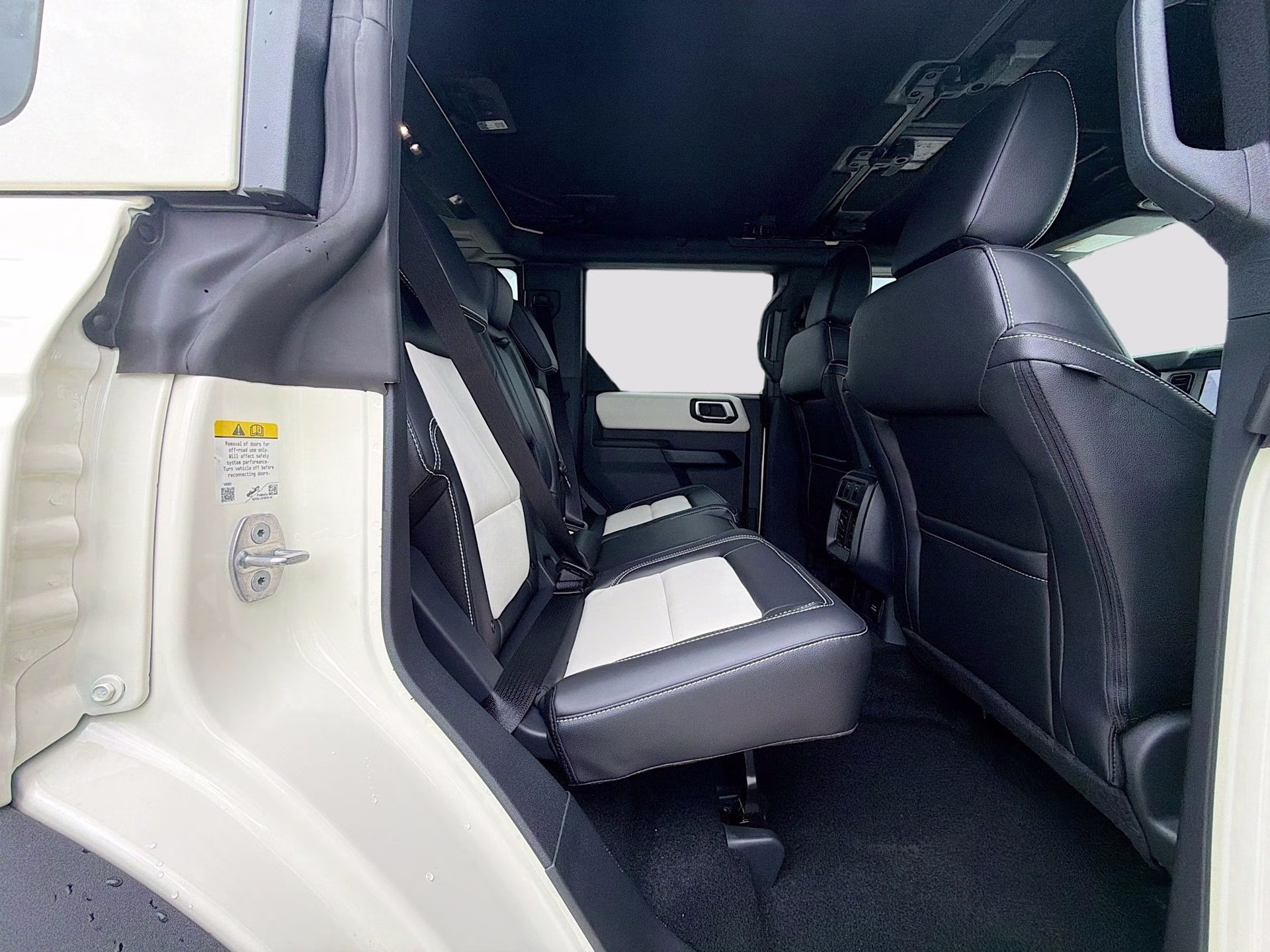 2026 Wimbledon White Ford Bronco Outer Banks 4X4 SUV