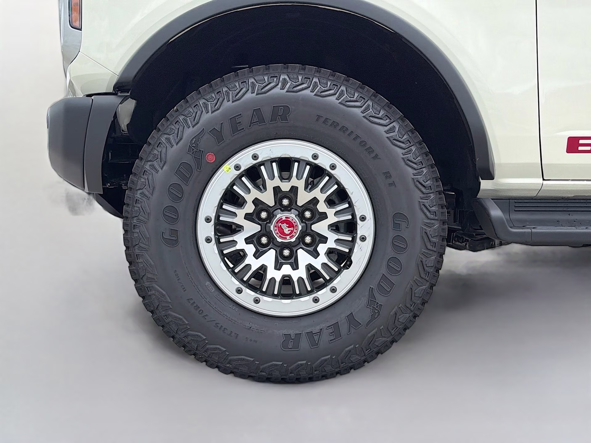 2026 Wimbledon White Ford Bronco Outer Banks 4X4 SUV
