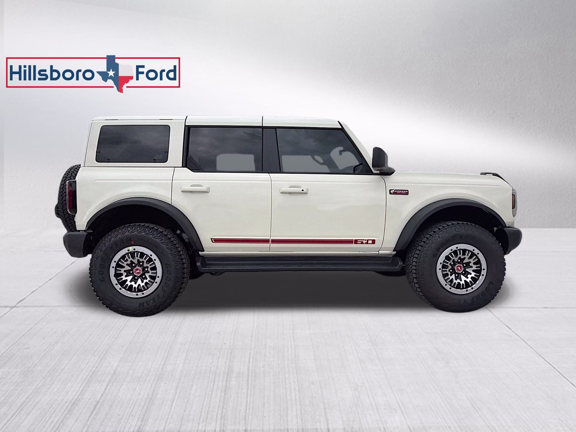 2026 Wimbledon White Ford Bronco Outer Banks 4X4 SUV