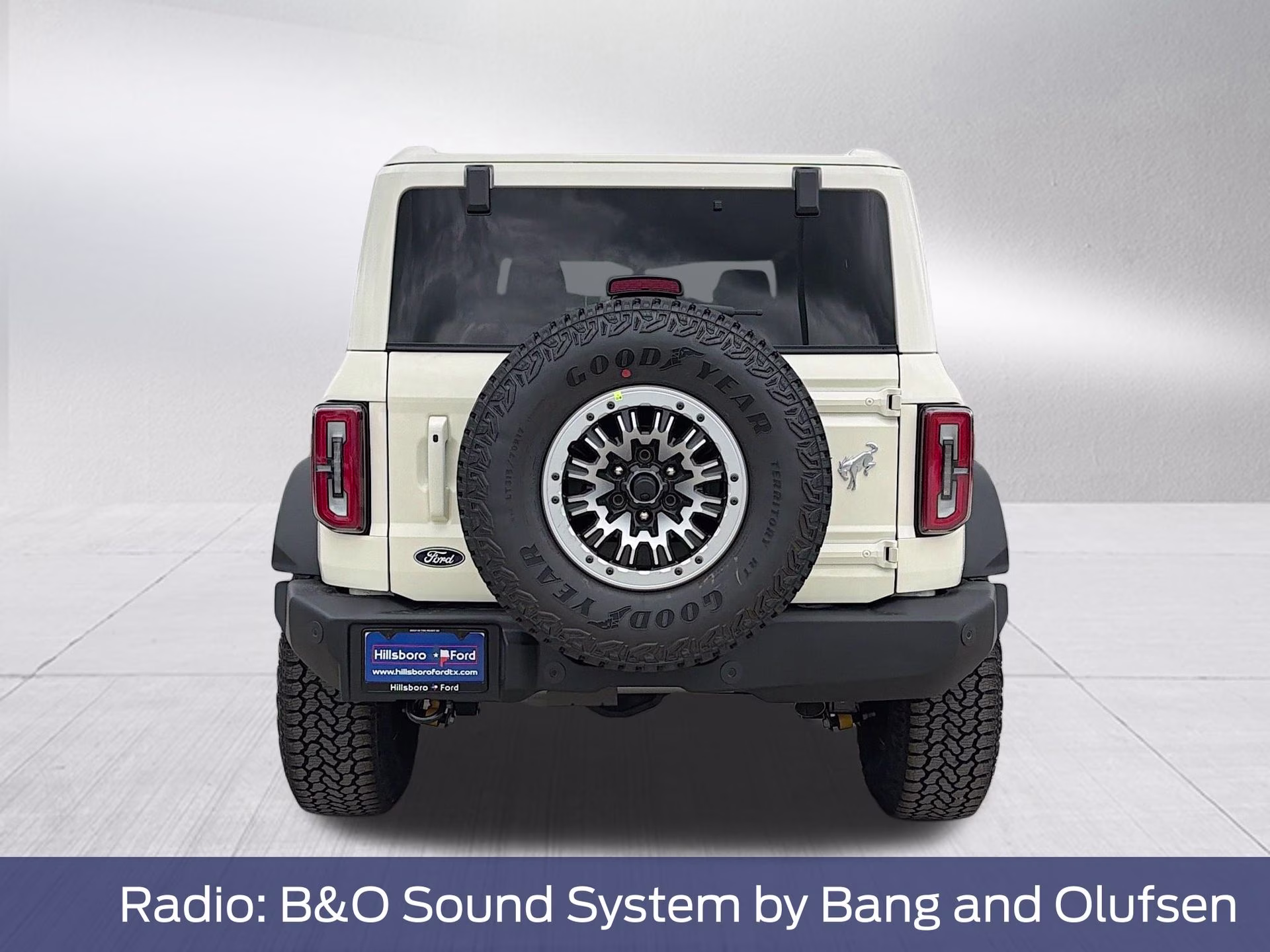 2026 Wimbledon White Ford Bronco Outer Banks 4X4 SUV