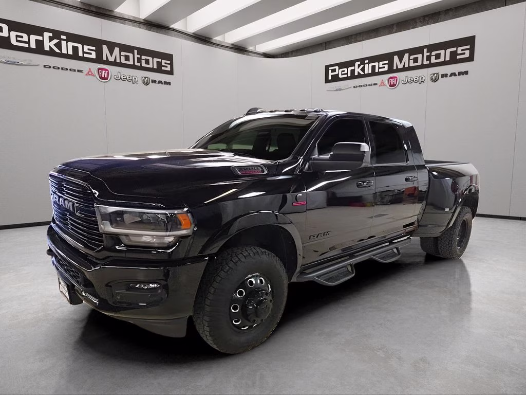2022 Diamond Black Crystal Pearlcoat Ram 3500 Laramie 4X4 Truck