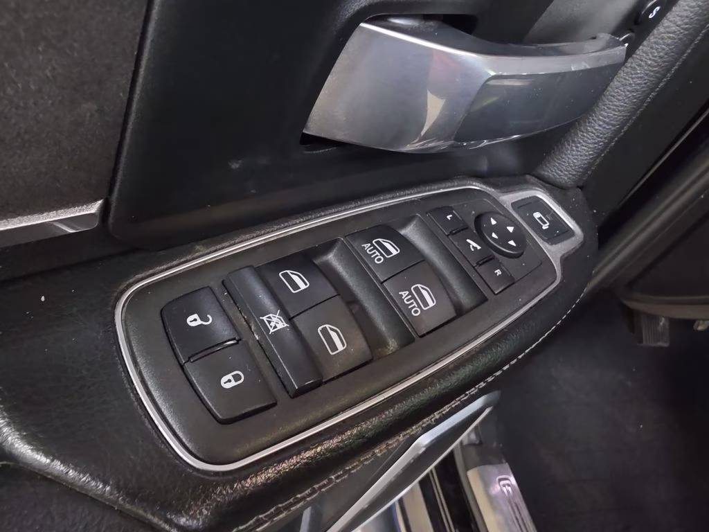 2022 Diamond Black Crystal Pearlcoat Ram 3500 Laramie 4X4 Truck