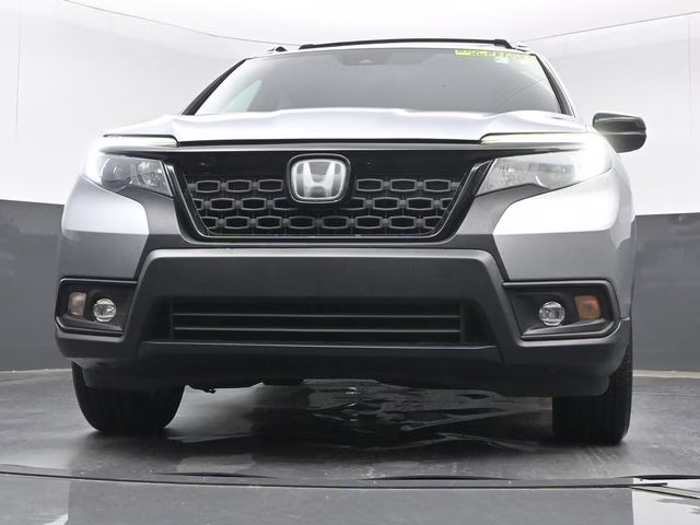 2019 Lunar Silver Metallic Honda Passport Sport FWD SUV