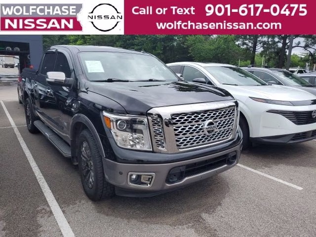2017 Nissan Titan Platinum Reserve 4X4 Crew Cab's photo