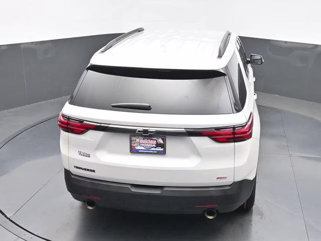 2022 Iridescent Pearl Tricoat Chevrolet Traverse RS FWD SUV