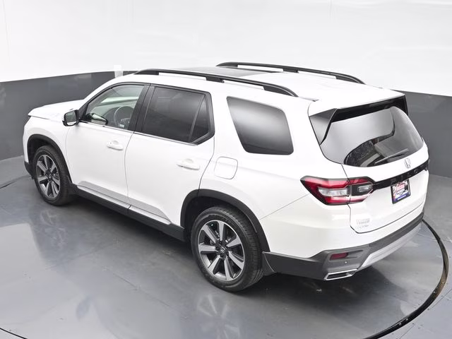 2023 Platinum White Pearl Honda Pilot Elite AWD SUV