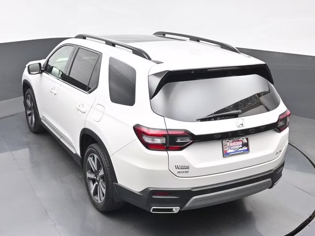 2023 Platinum White Pearl Honda Pilot Elite AWD SUV