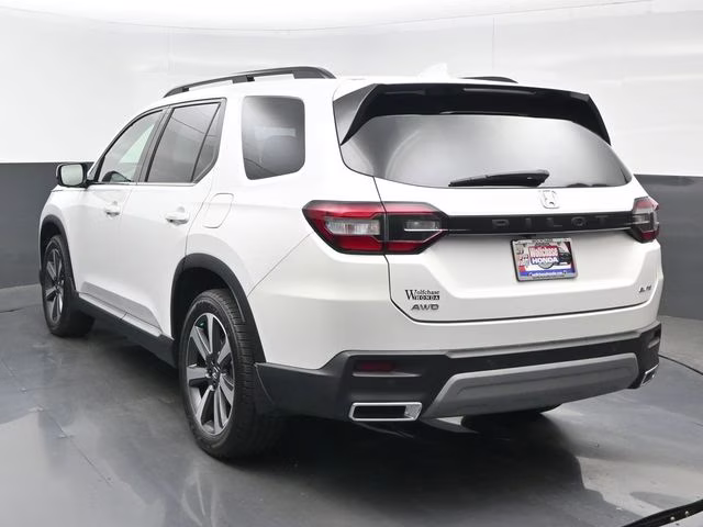 2023 Platinum White Pearl Honda Pilot Elite AWD SUV