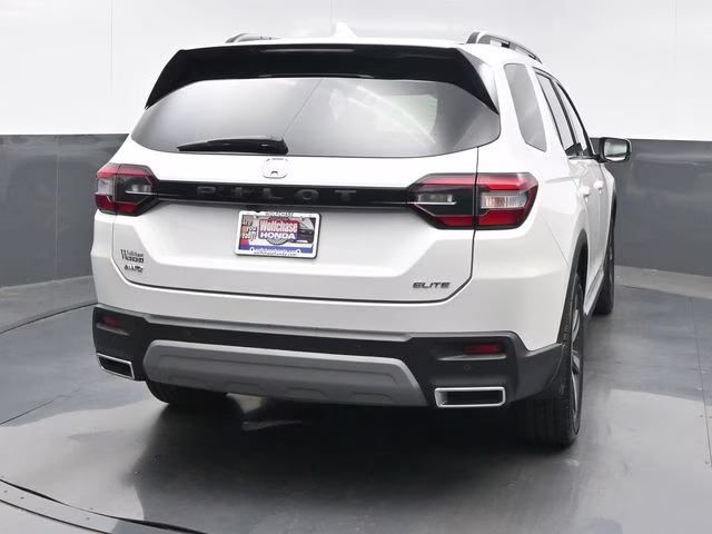 2023 Platinum White Pearl Honda Pilot Elite AWD SUV