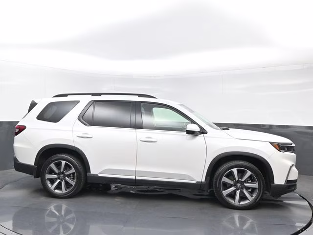 2023 Platinum White Pearl Honda Pilot Elite AWD SUV