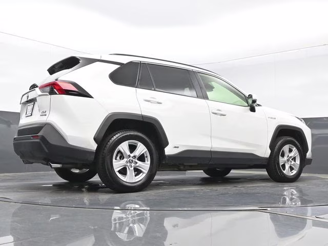 2021 Blizzard Pearl/Midnight Black Metallic Toyota RAV4 Hybrid XLE AWD SUV