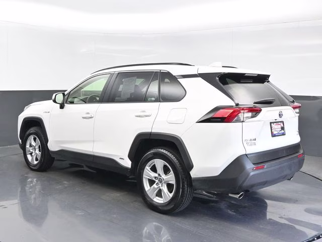 2021 Blizzard Pearl/Midnight Black Metallic Toyota RAV4 Hybrid XLE AWD SUV