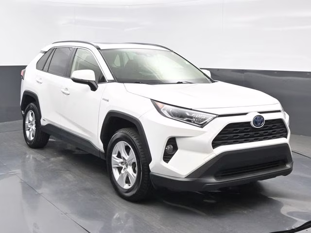 2021 Blizzard Pearl/Midnight Black Metallic Toyota RAV4 Hybrid XLE AWD SUV