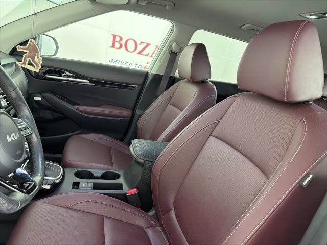 2023 Snow White Pearl Kia Seltos SX AWD SUV