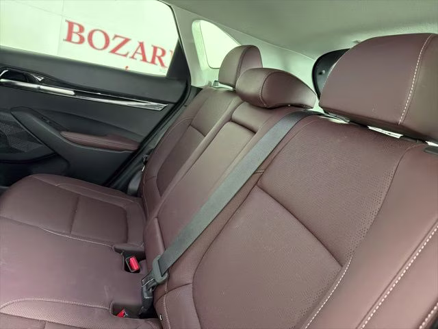 2023 Snow White Pearl Kia Seltos SX AWD SUV