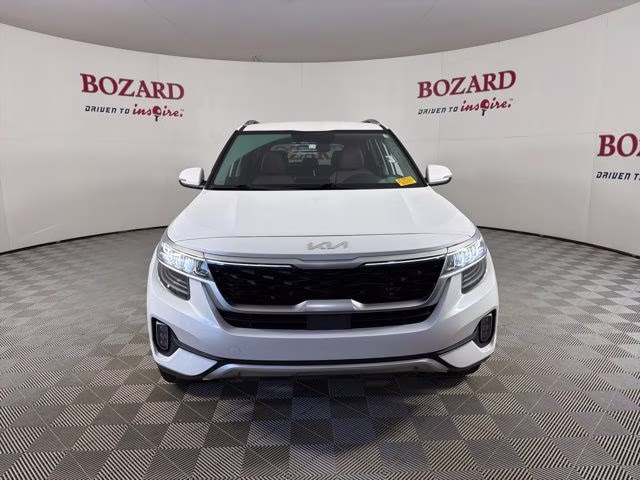 2023 Snow White Pearl Kia Seltos SX AWD SUV