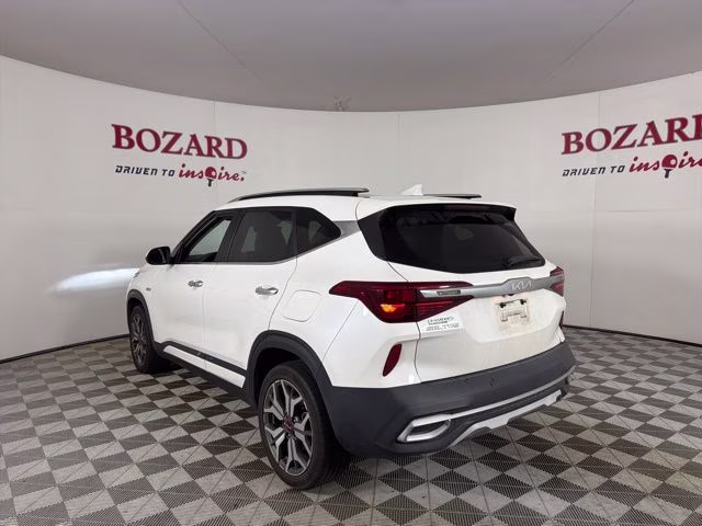 2023 Snow White Pearl Kia Seltos SX AWD SUV