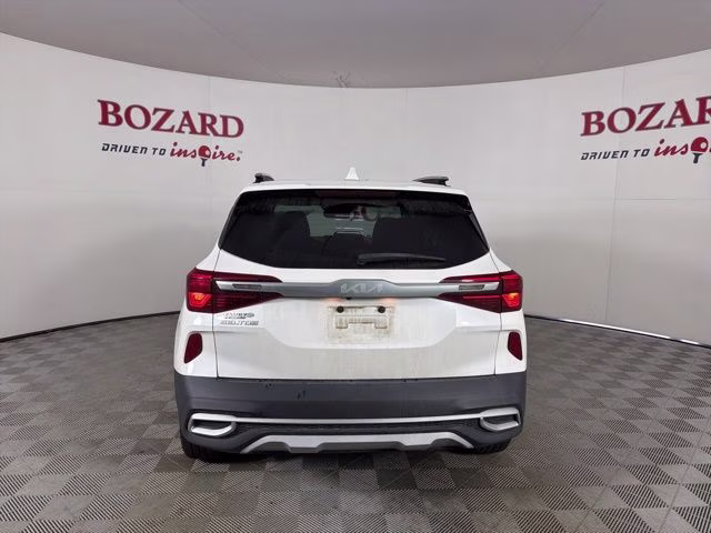 2023 Snow White Pearl Kia Seltos SX AWD SUV