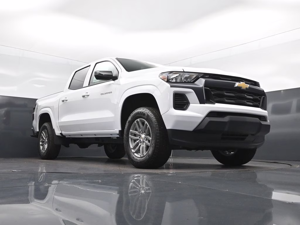 2026 Summit White Chevrolet Colorado LT RWD Truck