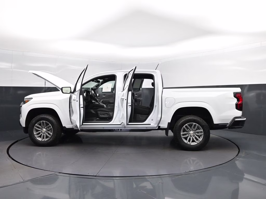 2026 Summit White Chevrolet Colorado LT RWD Truck