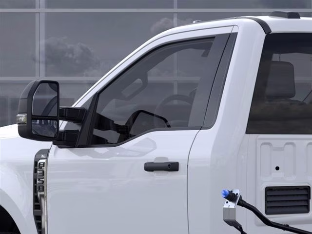 2026 Oxford White Ford Super Duty F-350 DRW XL 4X4 Chassis