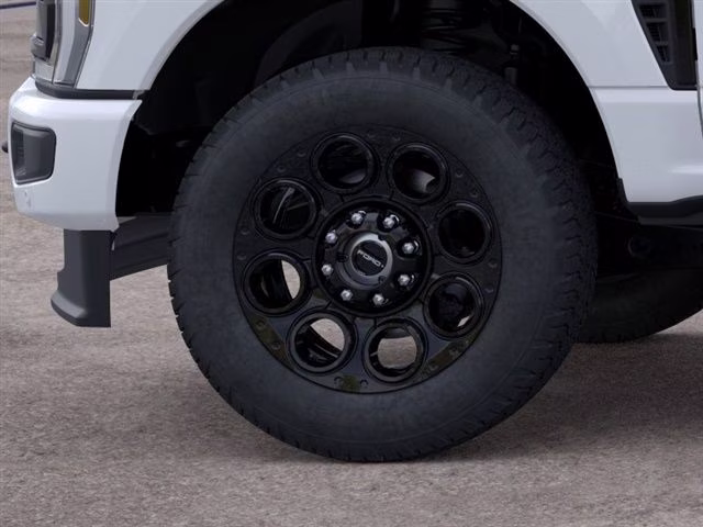 2026 Oxford White Ford Super Duty F-250 SRW Lariat 4X4 Truck