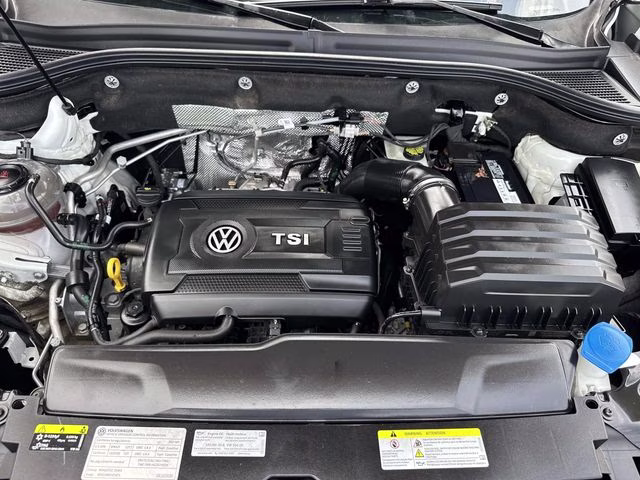 2021 White Volkswagen Atlas Cross Sport 2.0T SE w/Technology FWD SUV