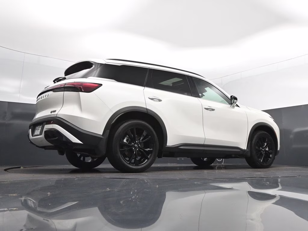 2025 Majestic White INFINITI QX60 LUXE AWD SUV