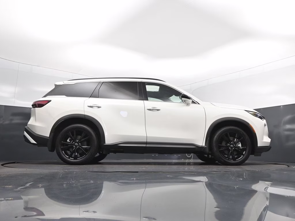 2025 Majestic White INFINITI QX60 LUXE AWD SUV