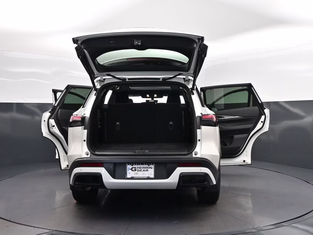 2025 Majestic White INFINITI QX60 LUXE AWD SUV