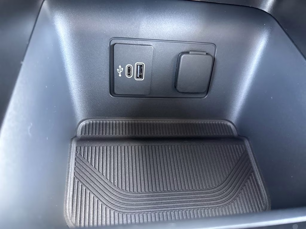 2026 Space White Metallic Ford Explorer Active RWD SUV