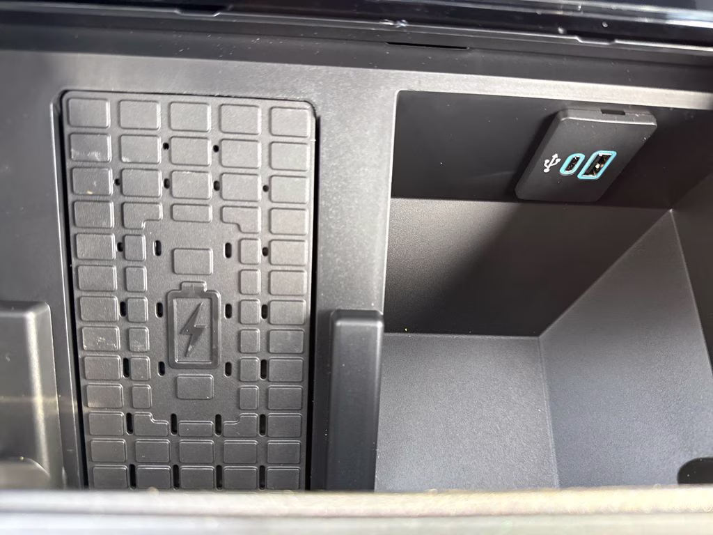 2026 Avalanche Ford Super Duty F-250 SRW Lariat 4X4 Truck