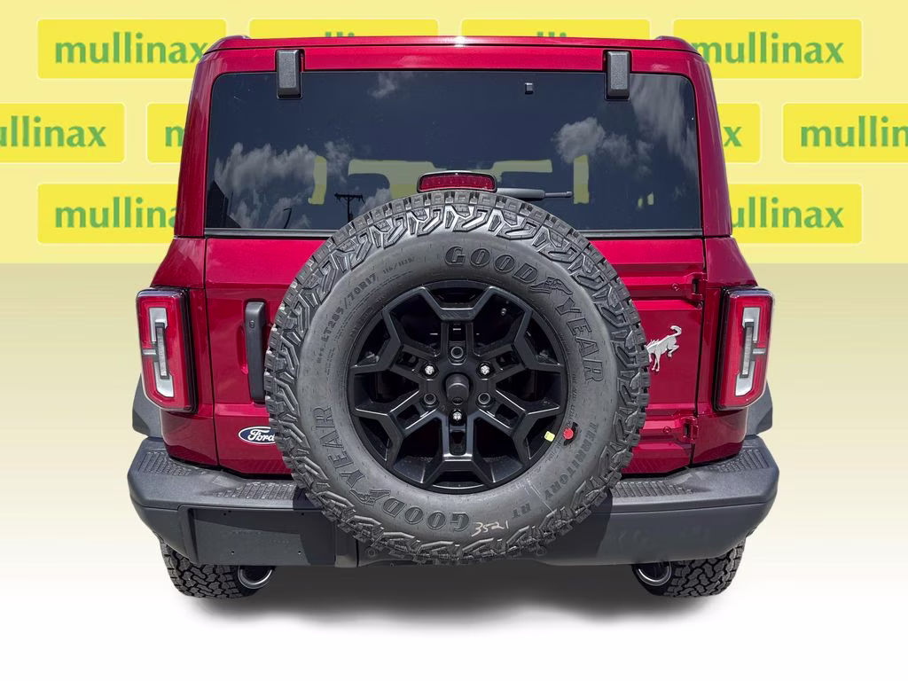 2026 Ruby Red Met Tinted CC Ford Bronco Badlands 4X4 SUV