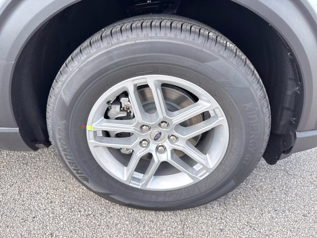 2026 Space White Metallic Ford Explorer Active RWD SUV