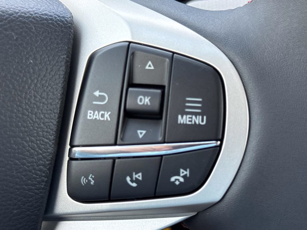 2026 Space White Metallic Ford Explorer Active RWD SUV