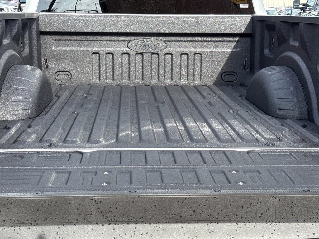 2026 Avalanche Ford Super Duty F-250 SRW Lariat 4X4 Truck