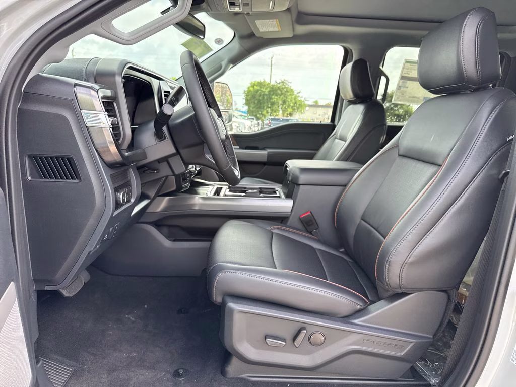 2026 Avalanche Ford Super Duty F-250 SRW Lariat 4X4 Truck